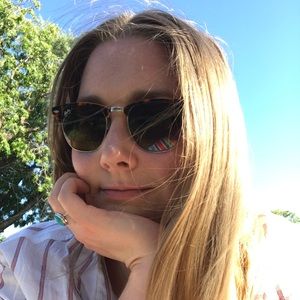 Meet your Posher, Renee